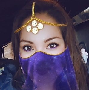 Meet your Posher, Dalia